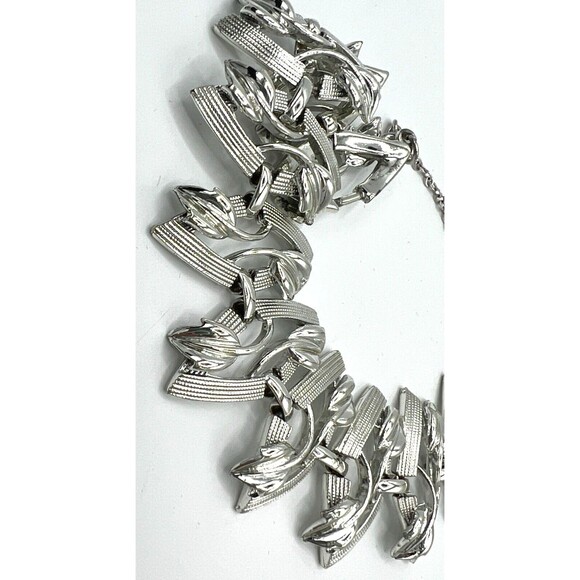 Vintage Bracelet Signed CORO‎ Silvertone Security Clasp and Chain Extender - Picture 4 of 11